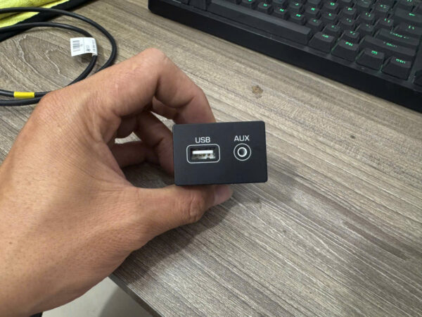 Giắc USB Chính Hãng Kia Hyundai - Ảnh 2