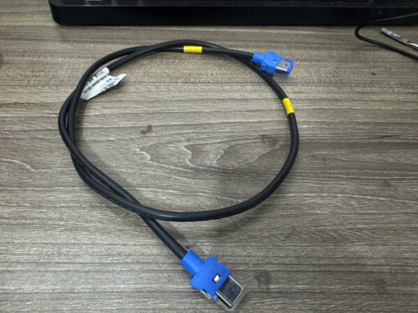 Giắc cắm usb chính hãng kia hyundai giúp chuyển đổi đầu kết nối usb sang hộc đựng đồ, giúp gọn gàng khi lắp các loại box android