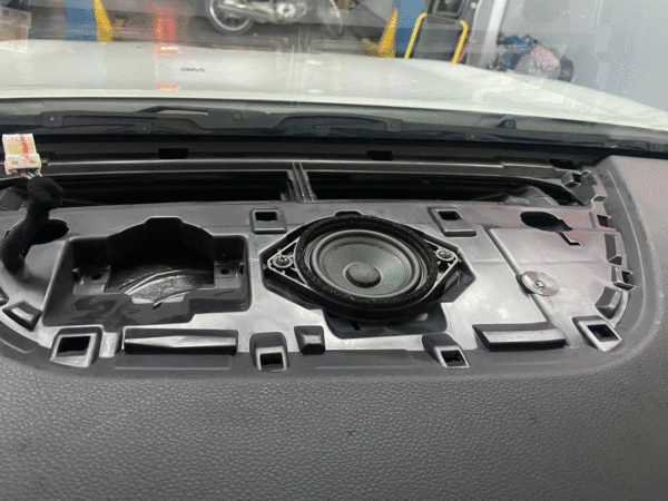 Loa Center Kia Seltos - Ảnh 3